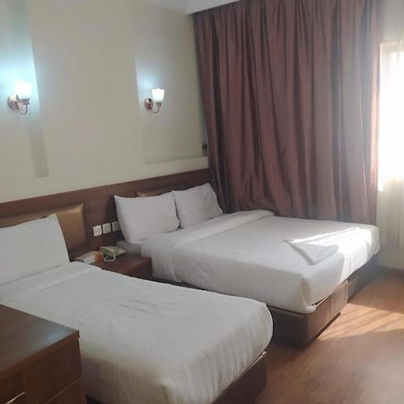 Hotel Multan Exterior foto