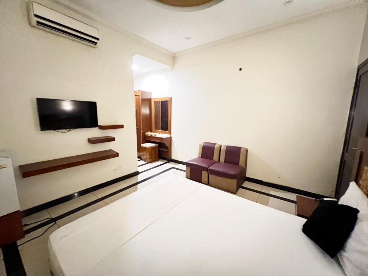 Hotel Multan Exterior foto