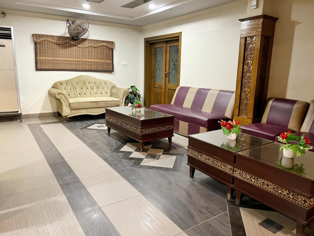 Hotel Multan Exterior foto