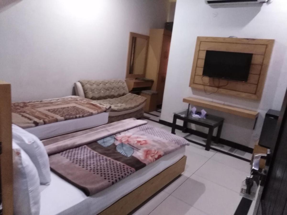 Hotel Multan Exterior foto